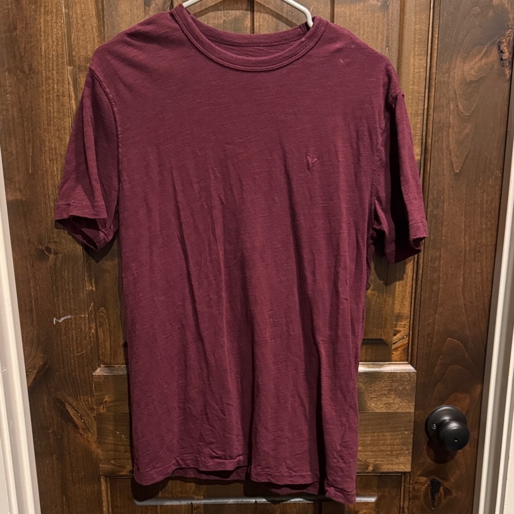 American Eagle Outfitters Burgundy Short Sleeve Tee